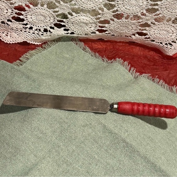 Vintage Five Piece Kitchen Utensil Set. Two brand name, the rest unmarked. - Picture 8 of 16